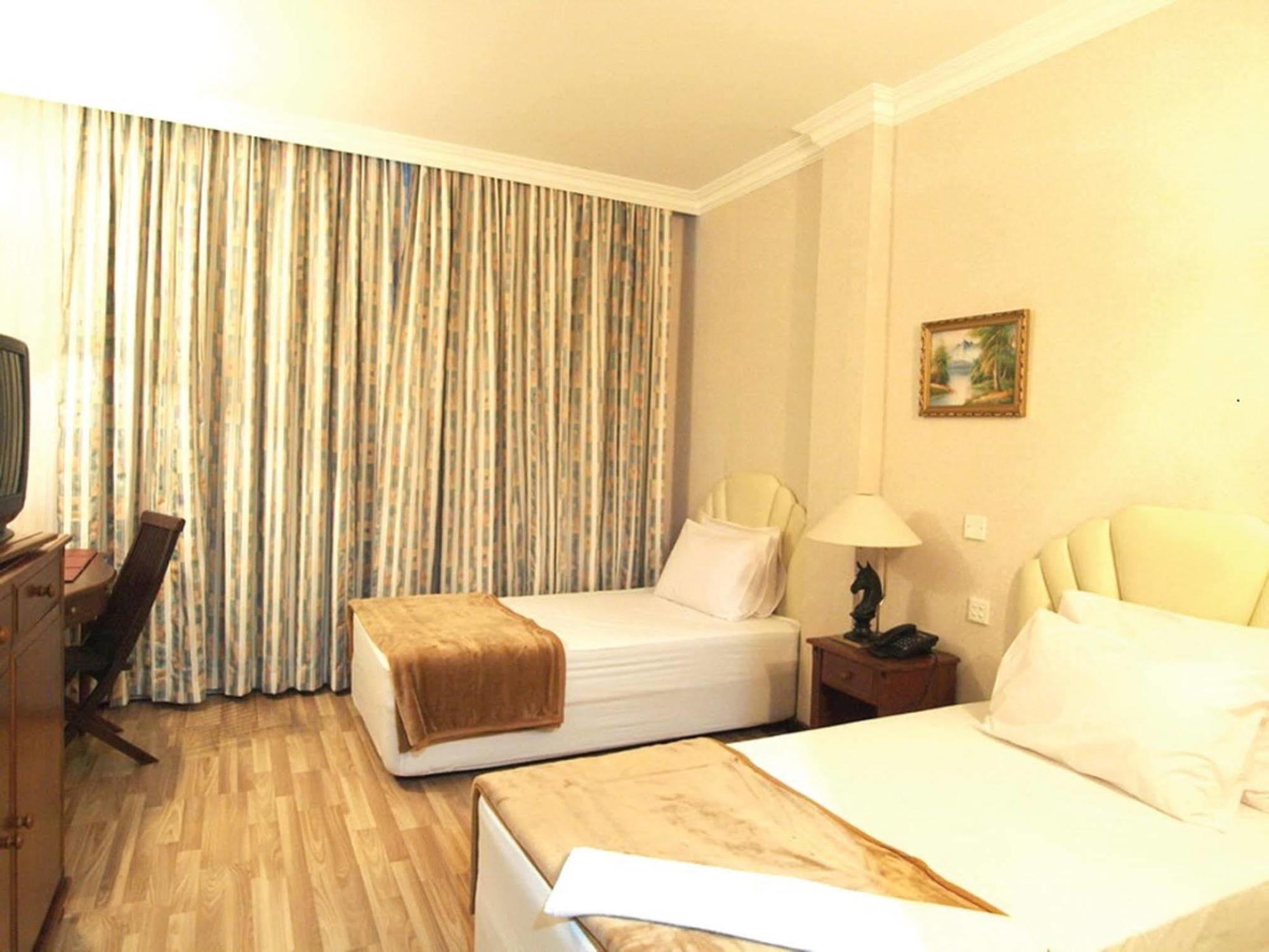 Jeruton Hotel Kampong Jerudong Exteriér fotografie